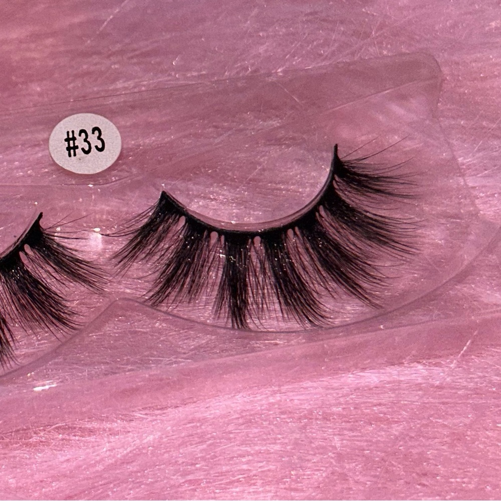 Mink Lashes - Picture 7 of 8